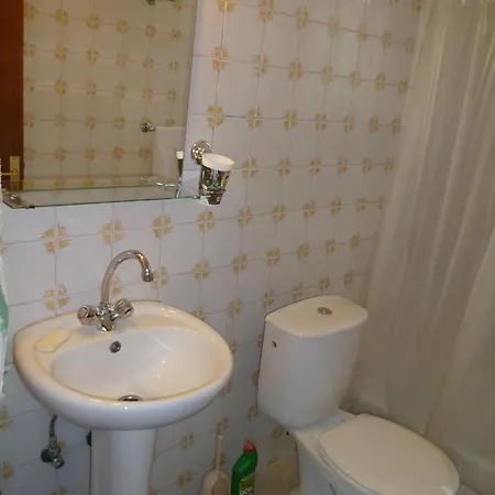 Private In A Shared Flat * ニコシア